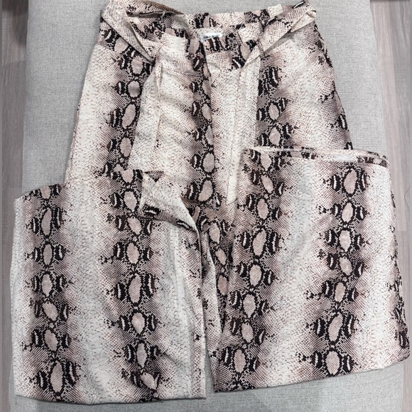 ASOS Public Desire Plus-Size Snake Print Wide-Leg Pants in Beige and Black - Picture 4 of 5